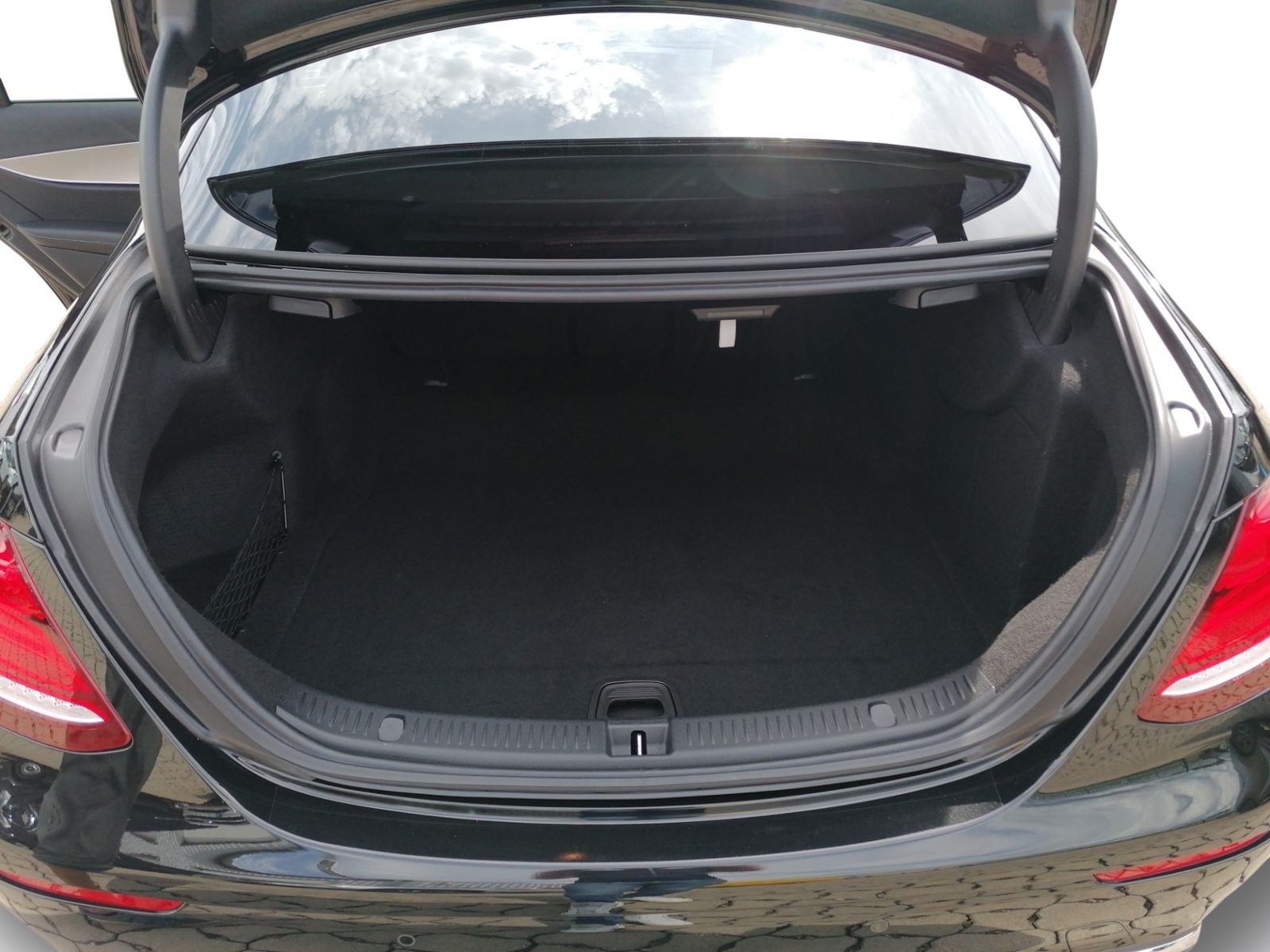 E 200 Avantgarde LEDER+KAMERA+NAVI+LED+