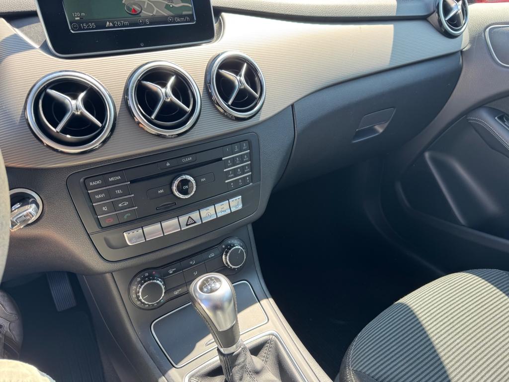 Mercedes-Benz B 200