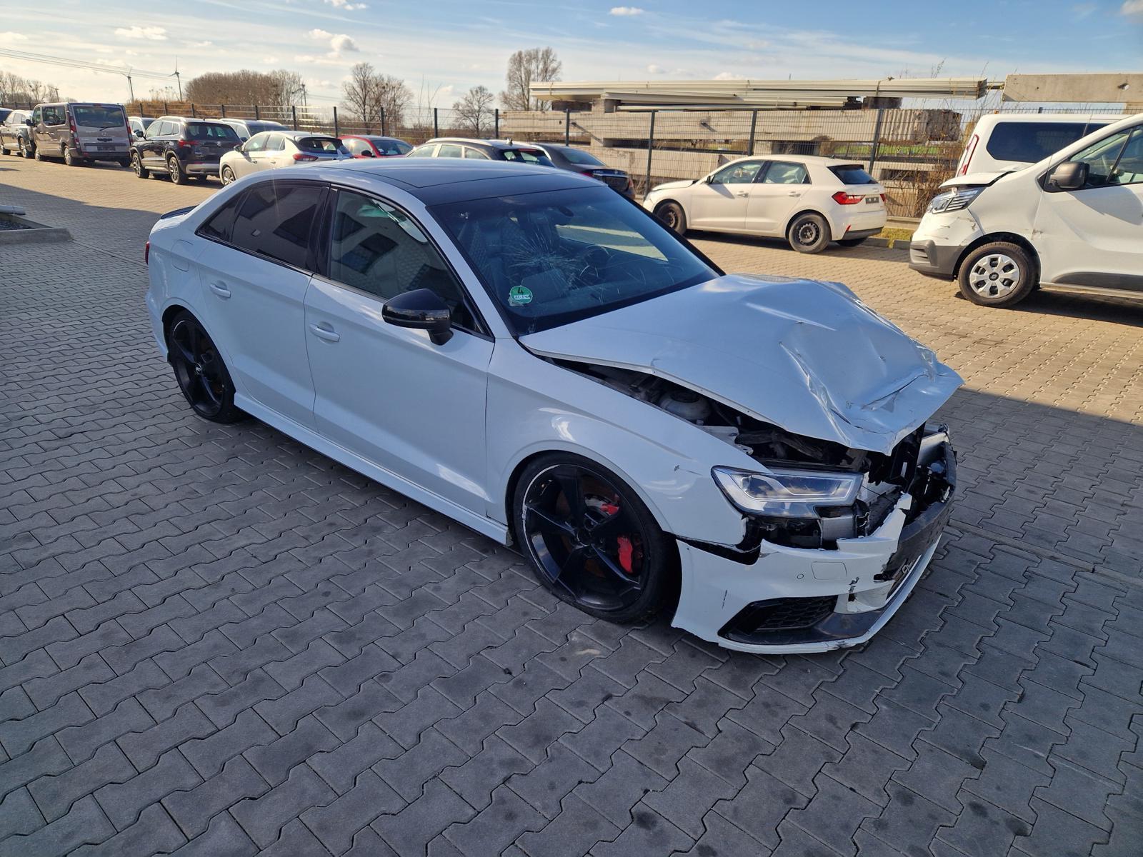 Audi RS3 2.5 16V TFSI quattro