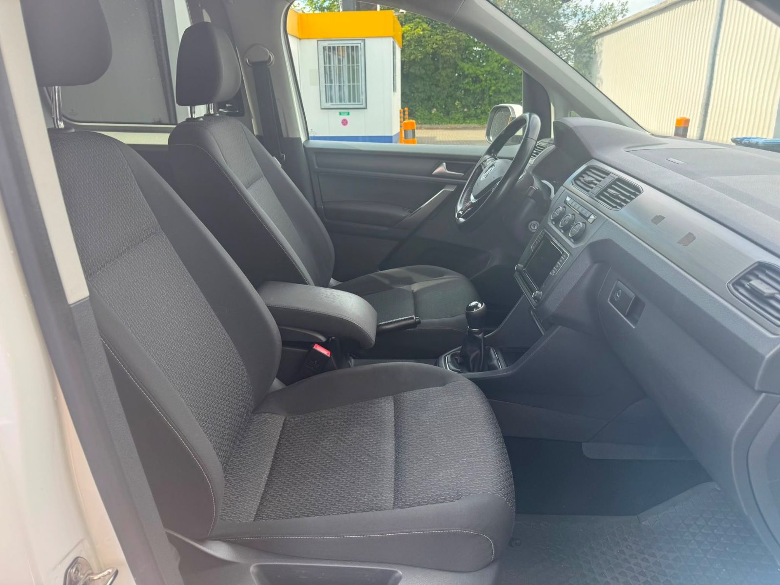 Fahrzeugabbildung Volkswagen Caddy PKW BMT Navi+Bluetooth+Sitzheizung