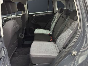 Volkswagen Tiguan - 11