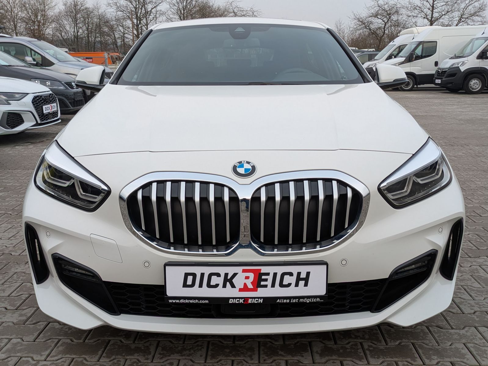 Fahrzeugabbildung BMW 120 i M-Sport PANO*ACC*KAMERA*H&K*Ad.-LED*PremP.