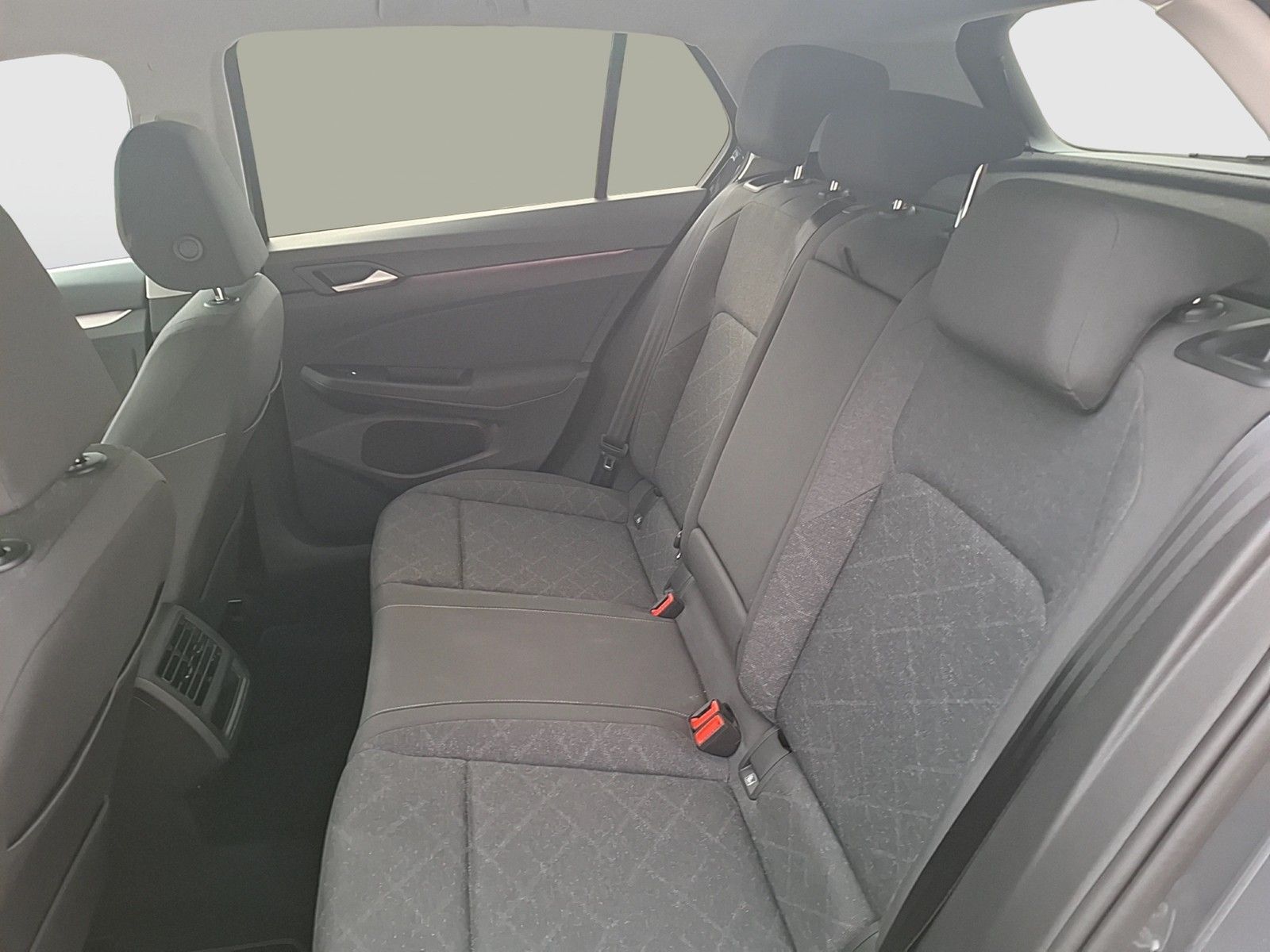 Fahrzeugabbildung Volkswagen Golf VIII TDI Life LED AHK Navi AID ACC PDC SHZ