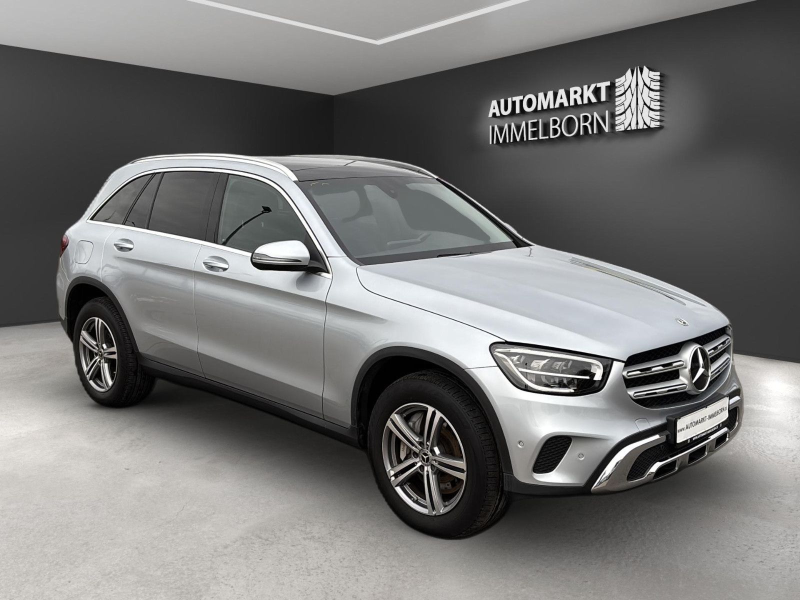 MERCEDES-BENZ GLC 300 e Pano*Distro*DigTacho*Kamera*Sound*Excl