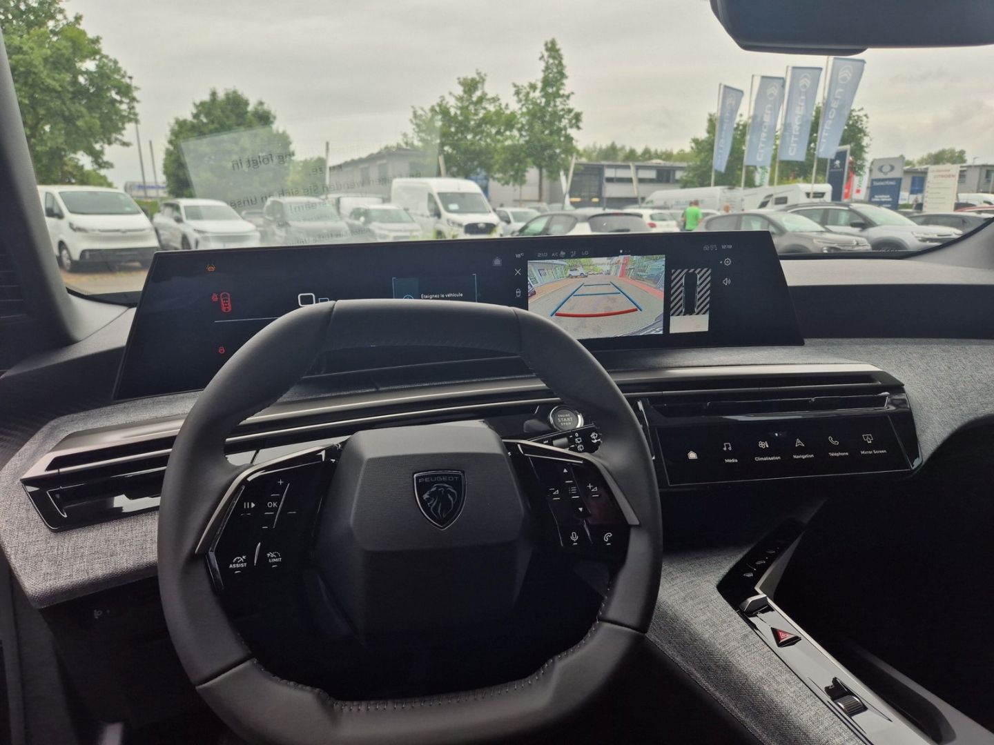 Fahrzeugabbildung Peugeot 5008 Allure HYBRID 145 e-DSC6 Navi LED CarPlay