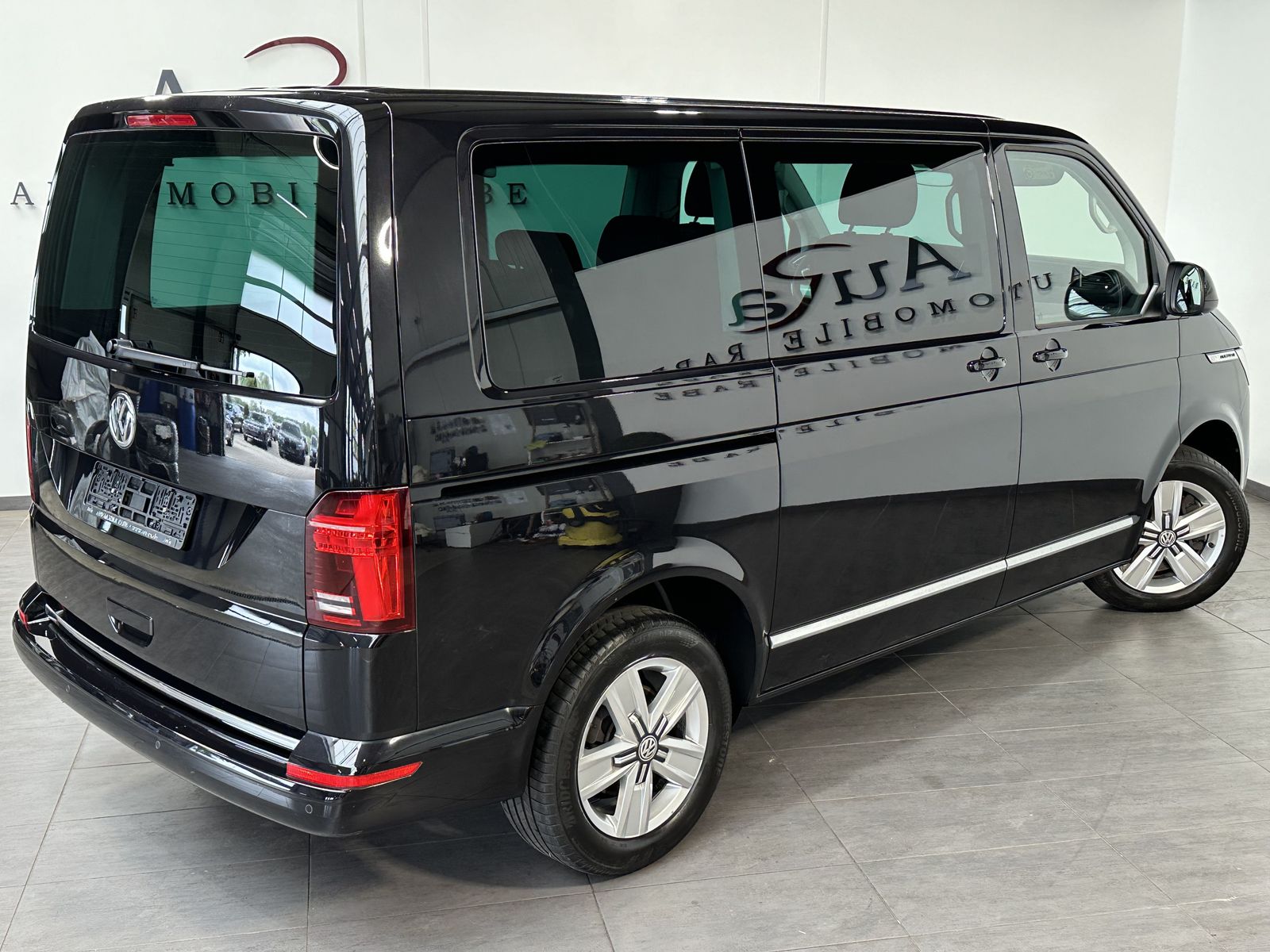 Fahrzeugabbildung Volkswagen T6.1 Multivan 2.0 TDI DSG NAV+LED+ACC+CARPLAY+PP
