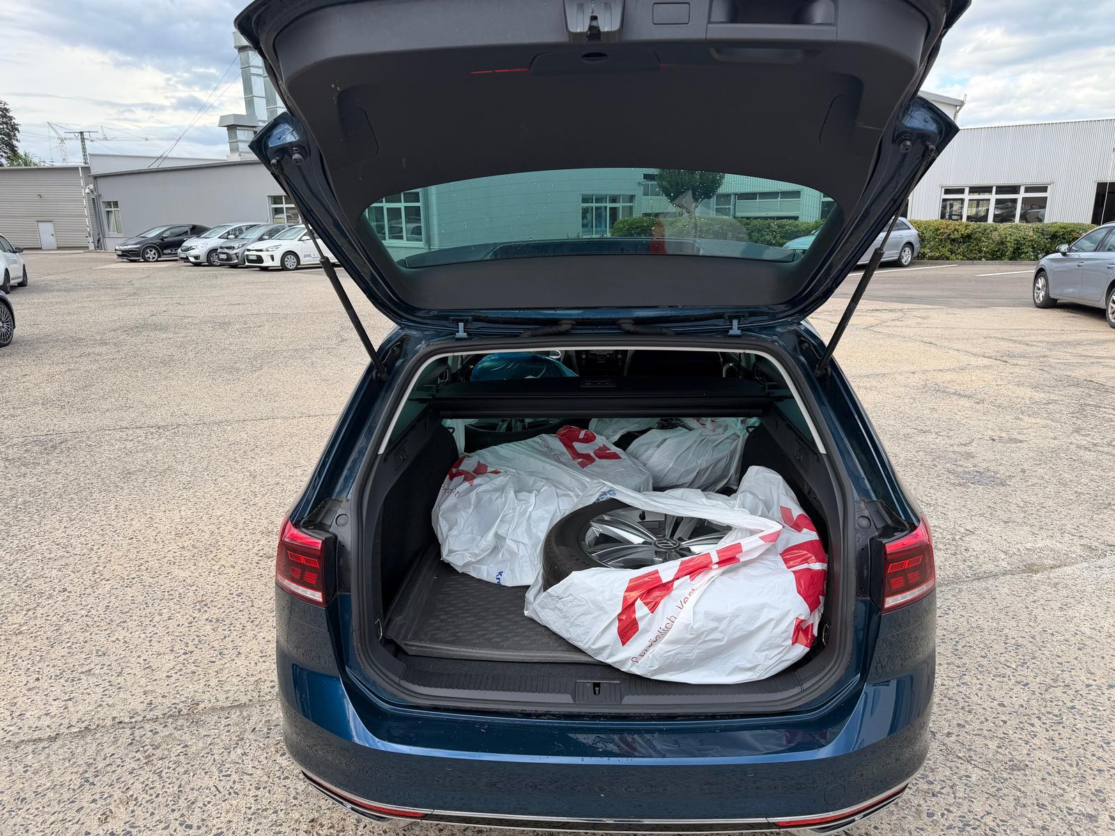 Volkswagen Passat 2.0 TSI DSG R-Line AHK RFK Massag, миниатюра 6