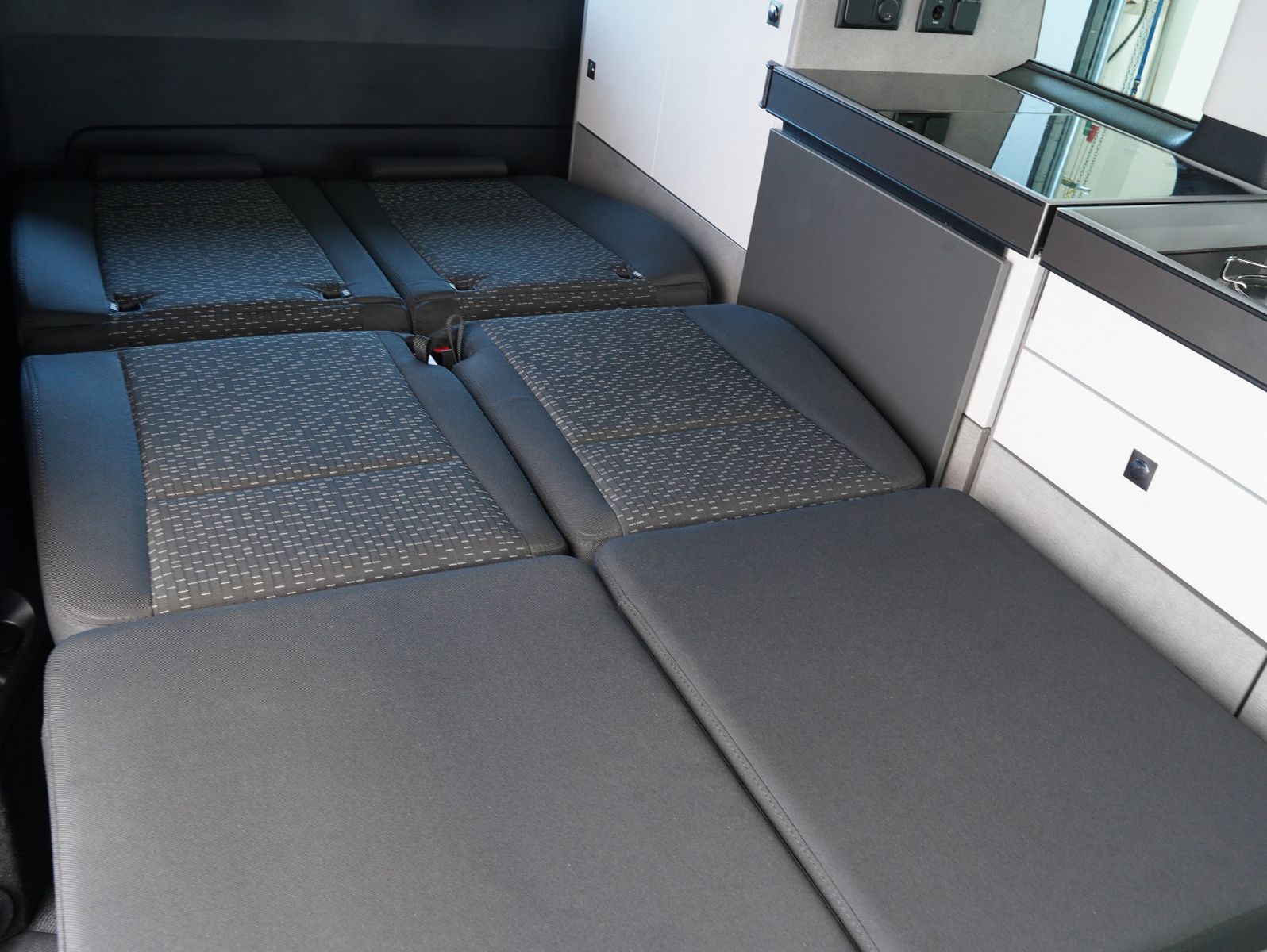Fahrzeugabbildung Pössl VANSTAR Vito Tourer 119 CDI Pro 4x4 lang KÜCHE