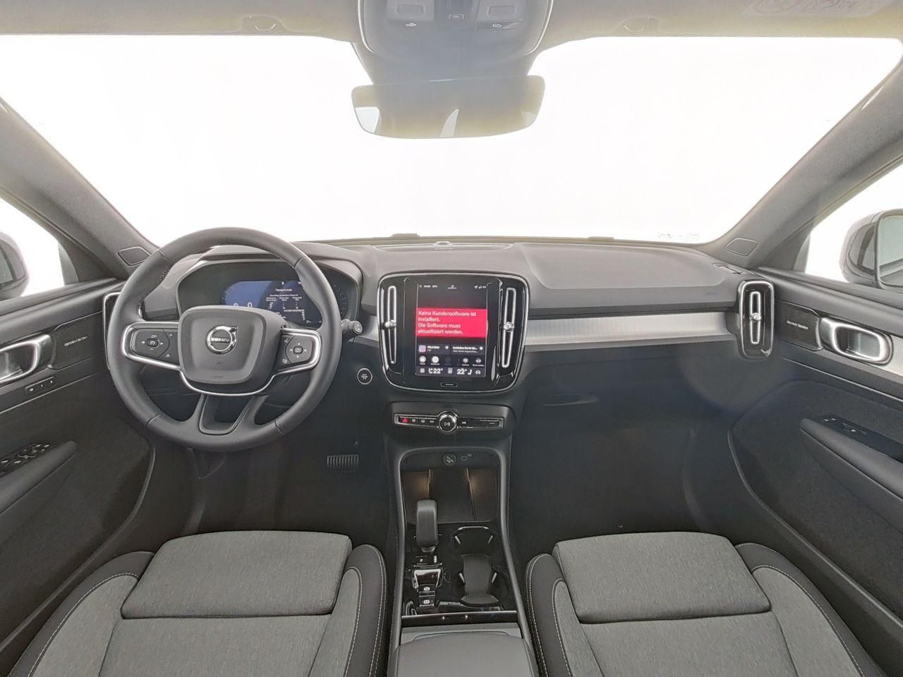 Fahrzeugabbildung Volvo XC40 Plus Dark 2WD