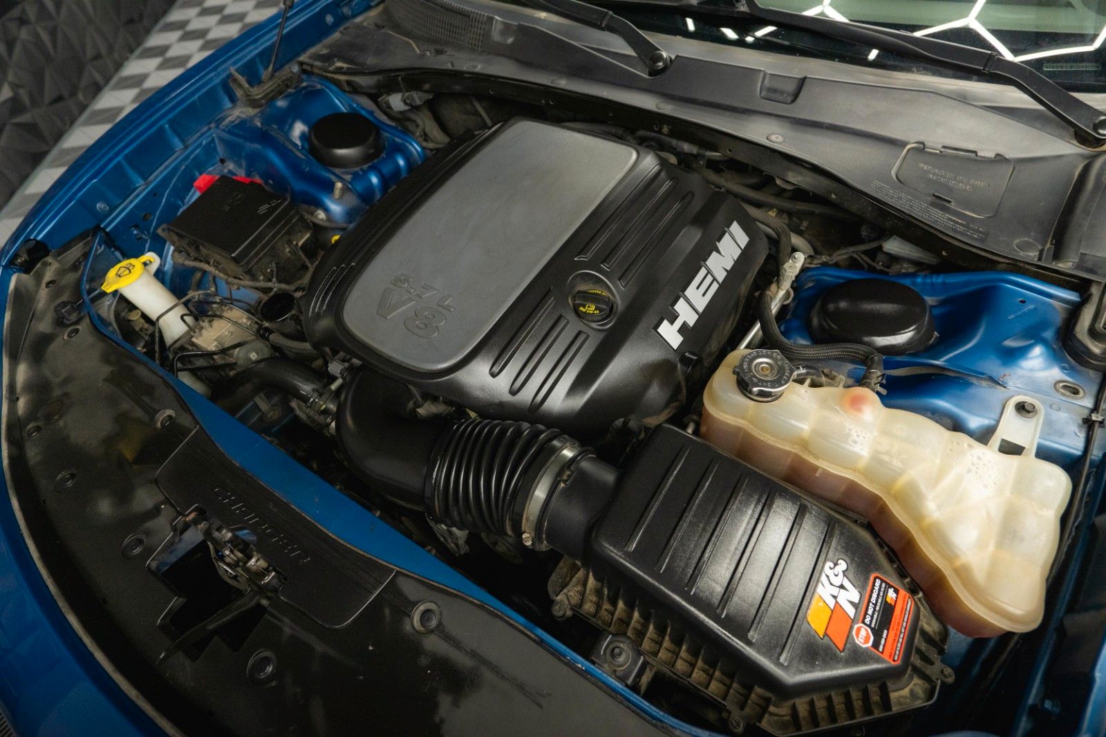 Fahrzeugabbildung Dodge Charger 5.7 V8 HEMI R/T Night-Paket Performance