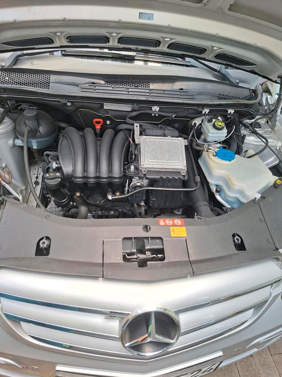 Mercedes-Benz 200 2008 — photo 11