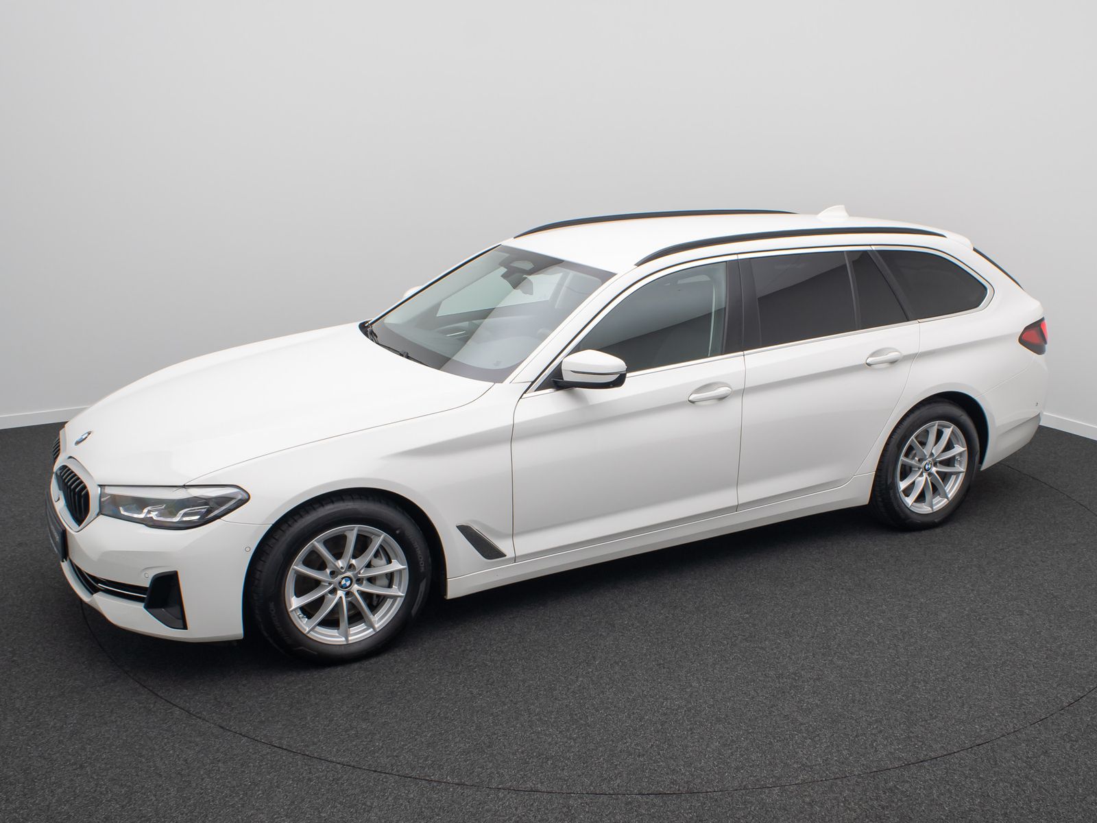 Fahrzeugabbildung BMW 530d xD ACC 360°Memory DAB DisplKey AHK Standhz