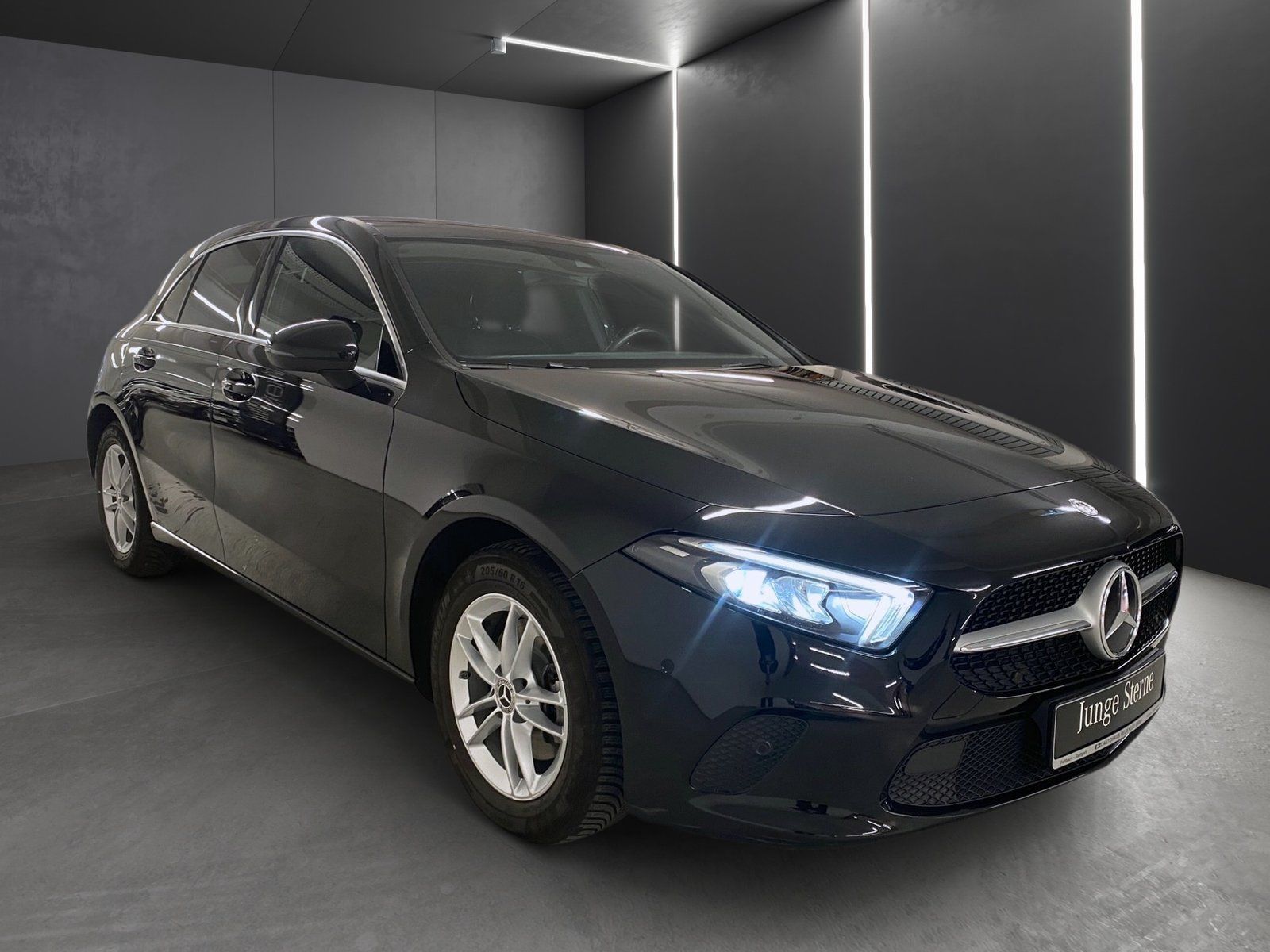Fahrzeugabbildung Mercedes-Benz A 200 Progressive Panorama*MBUX*LED*