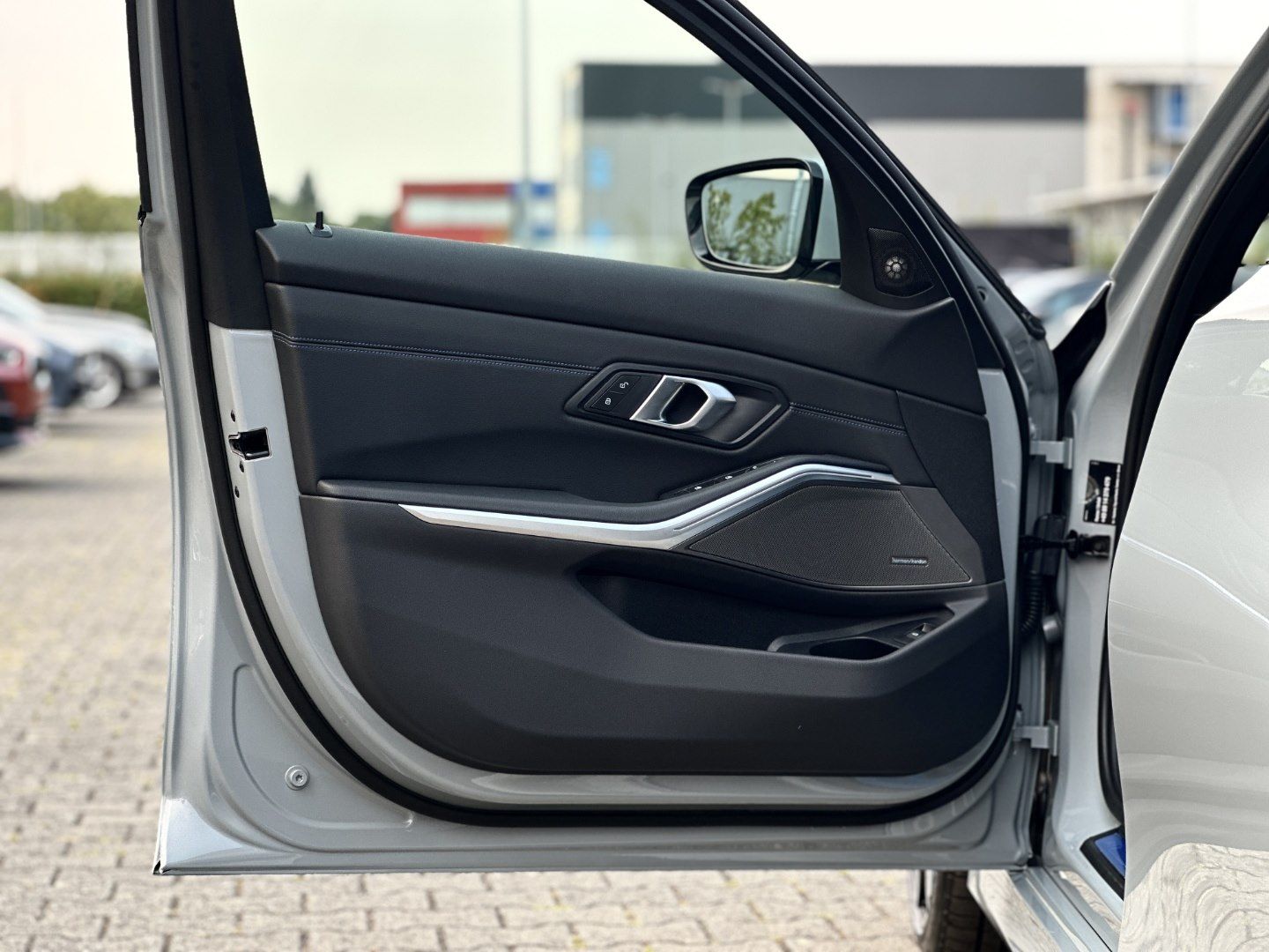 BMW 320 - Bild 8