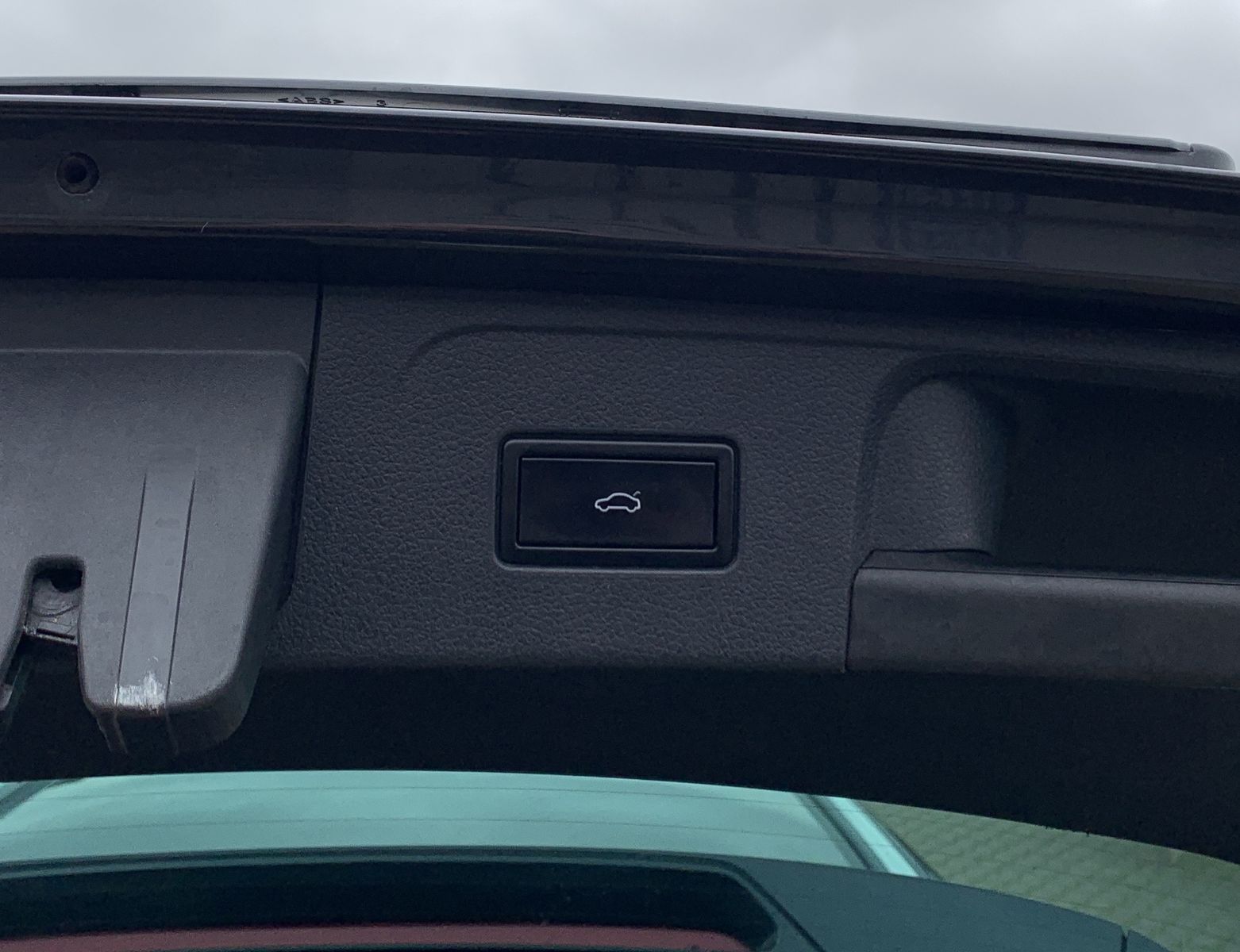 Fahrzeugabbildung Volkswagen Passat Variant 2.0 TDI*R-Line*STHZ*AHK*Alcantara