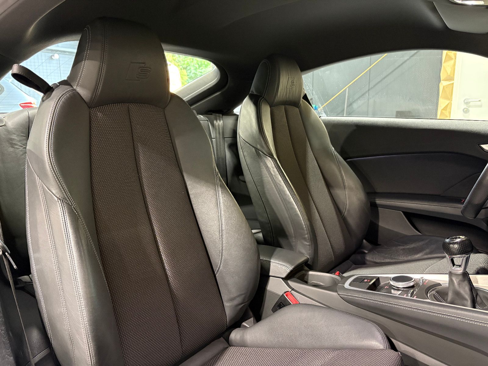 Fahrzeugabbildung Audi TT Coupe 2.0 TFSI/NAVI/PDC/SHZ/TEMPOMAT/8-FACH