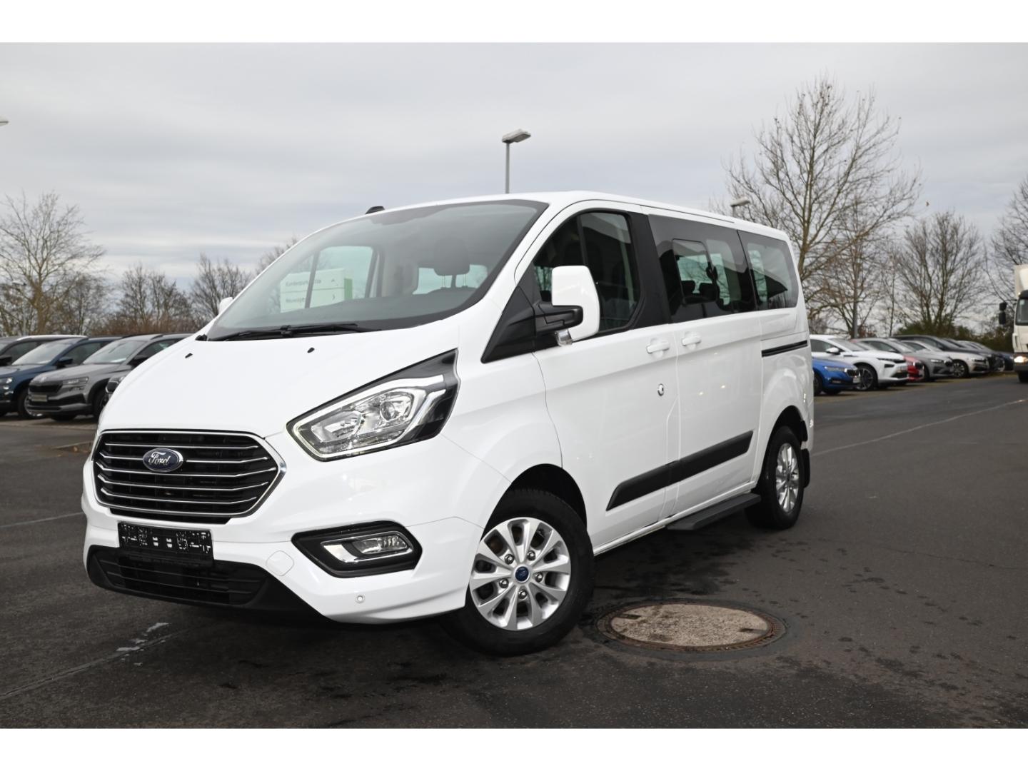Ford Tourneo Custom 2.0TDCi // 8 Sitze // AHK // DAB