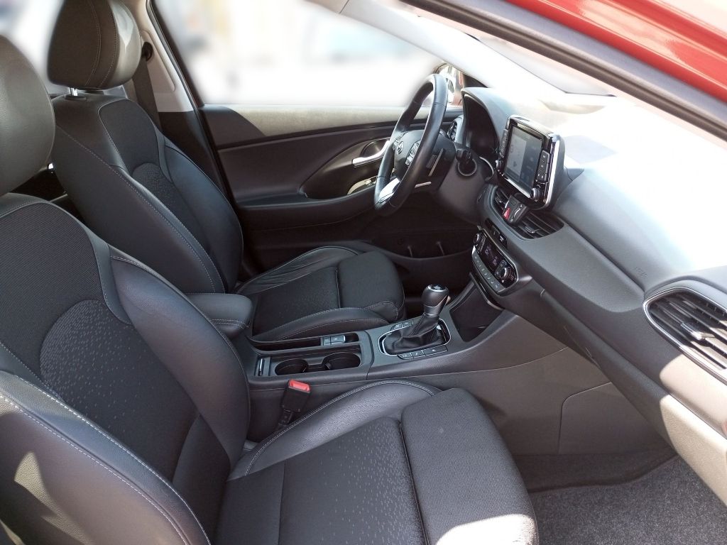 Fahrzeugabbildung Hyundai i30 Kombi 1.4 T-GDI DCT Premium Navi (8-fach)