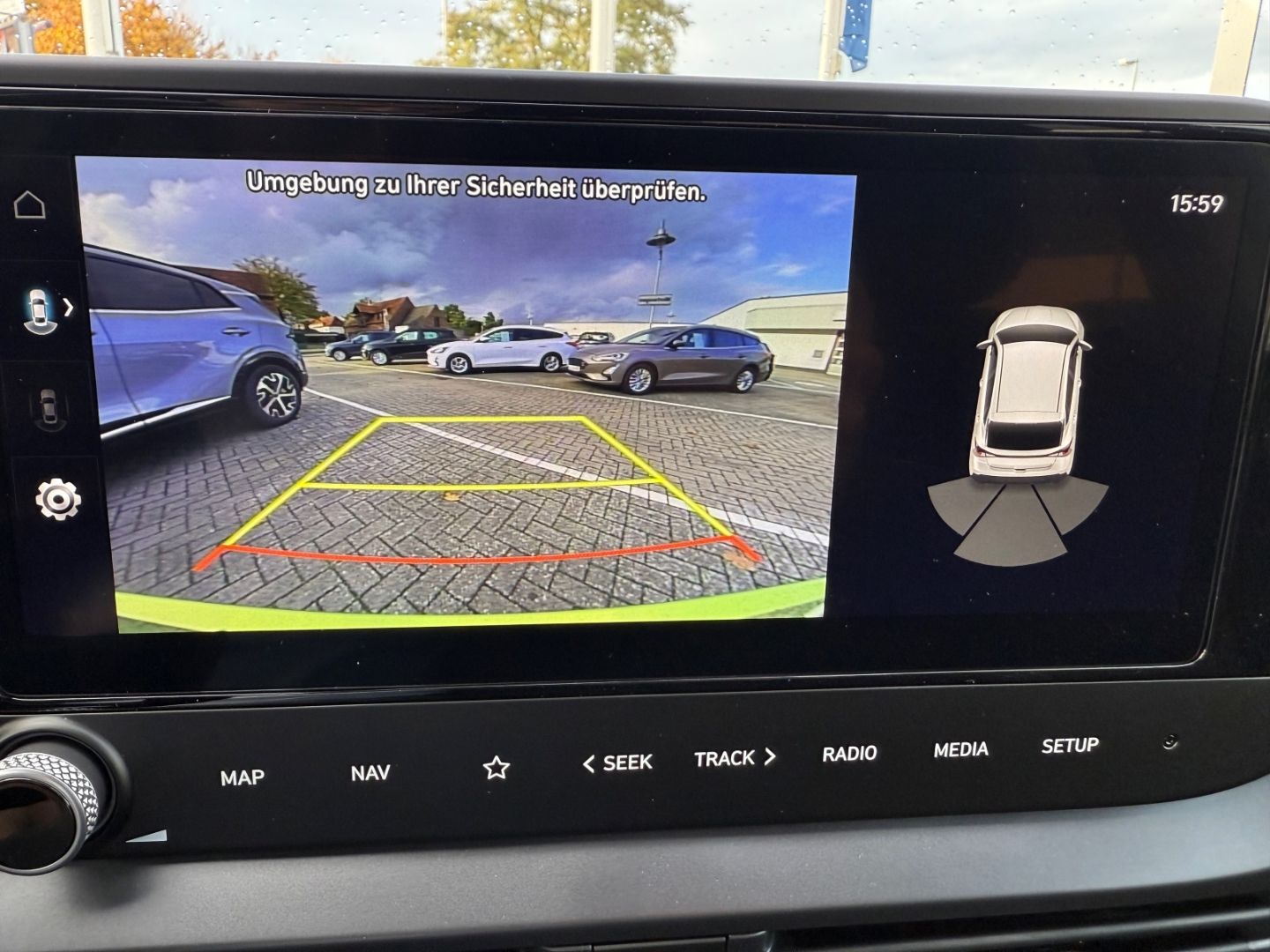 HYUNDAI i20 Select Family Navi Apple CarPlay Android Aut - Image 21