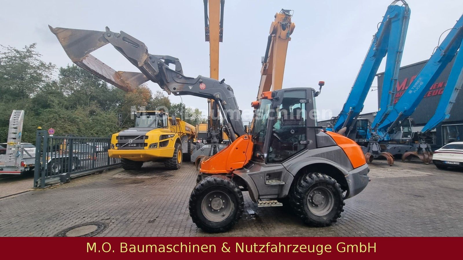 Fahrzeugabbildung MECALAC AS 900 Booster / Klappschaufel /SW/