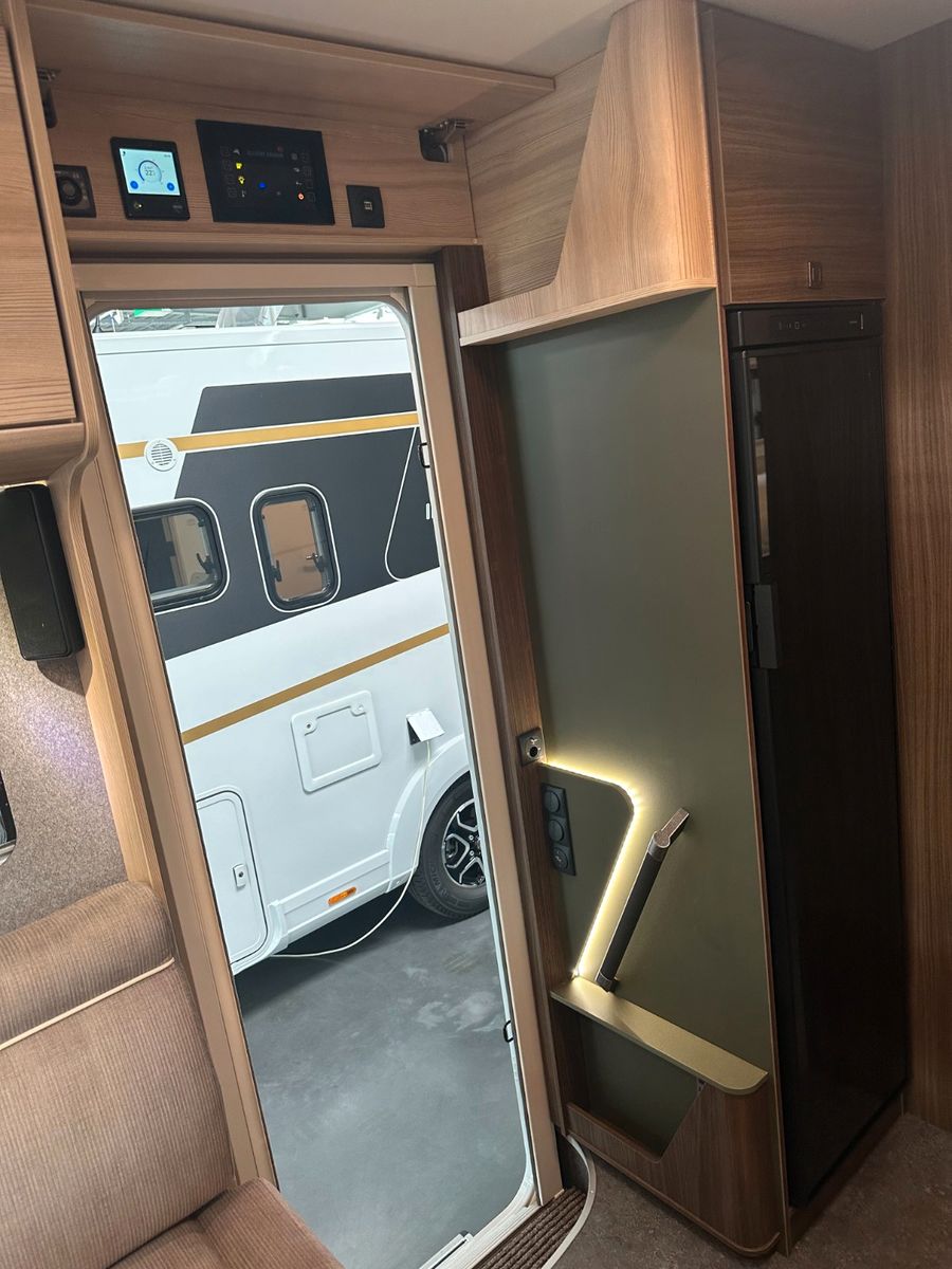 Fahrzeugabbildung Eura Mobil Profila T 726 EF