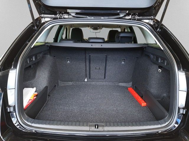 Fahrzeugabbildung Skoda Octavia Combi Selection 2.0TDI DSG PANO Leder