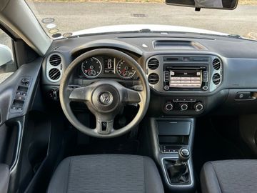 Volkswagen Tiguan - 12