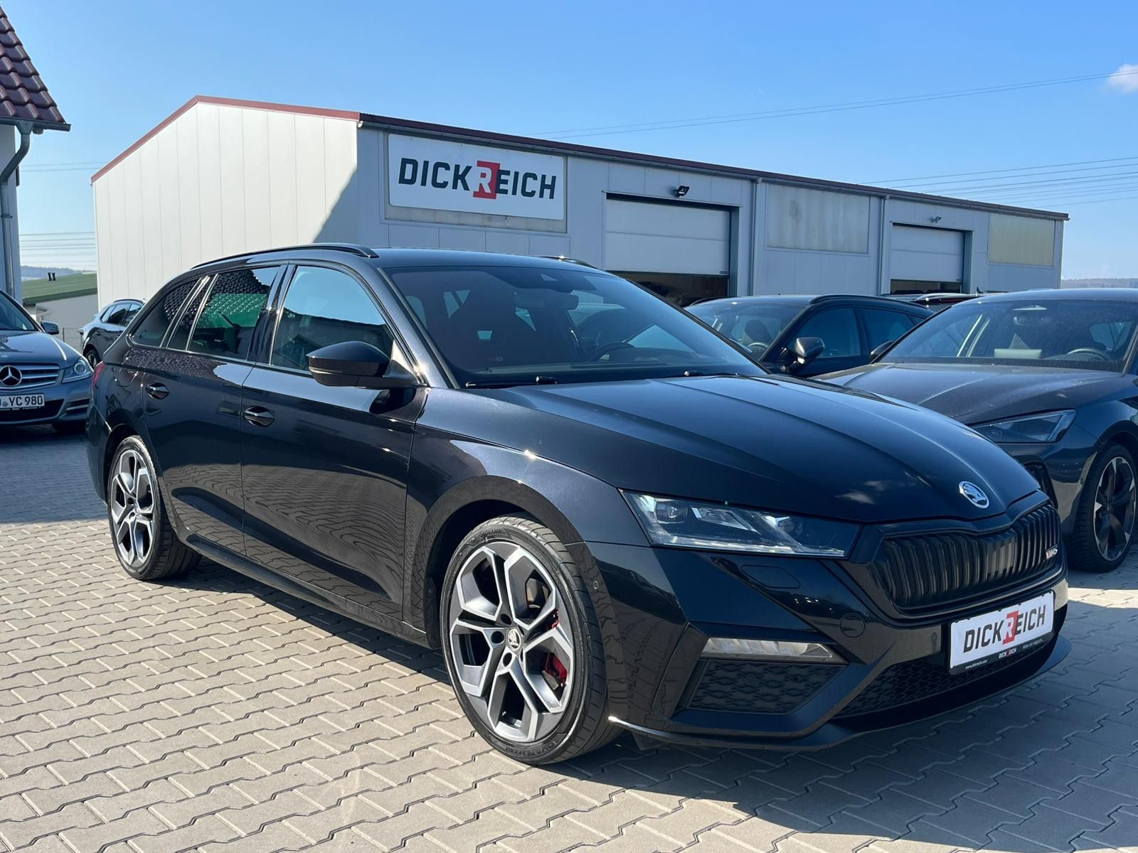 Fahrzeugabbildung SKODA Octavia 2.0 TDI RS DSG AHK*LED*19"HUD*KAMERA*ACC
