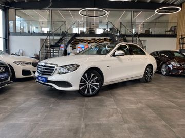 Mercedes-Benz E 300 de Lim. Aut. Avantgarde *LED*LEDER*PANO*