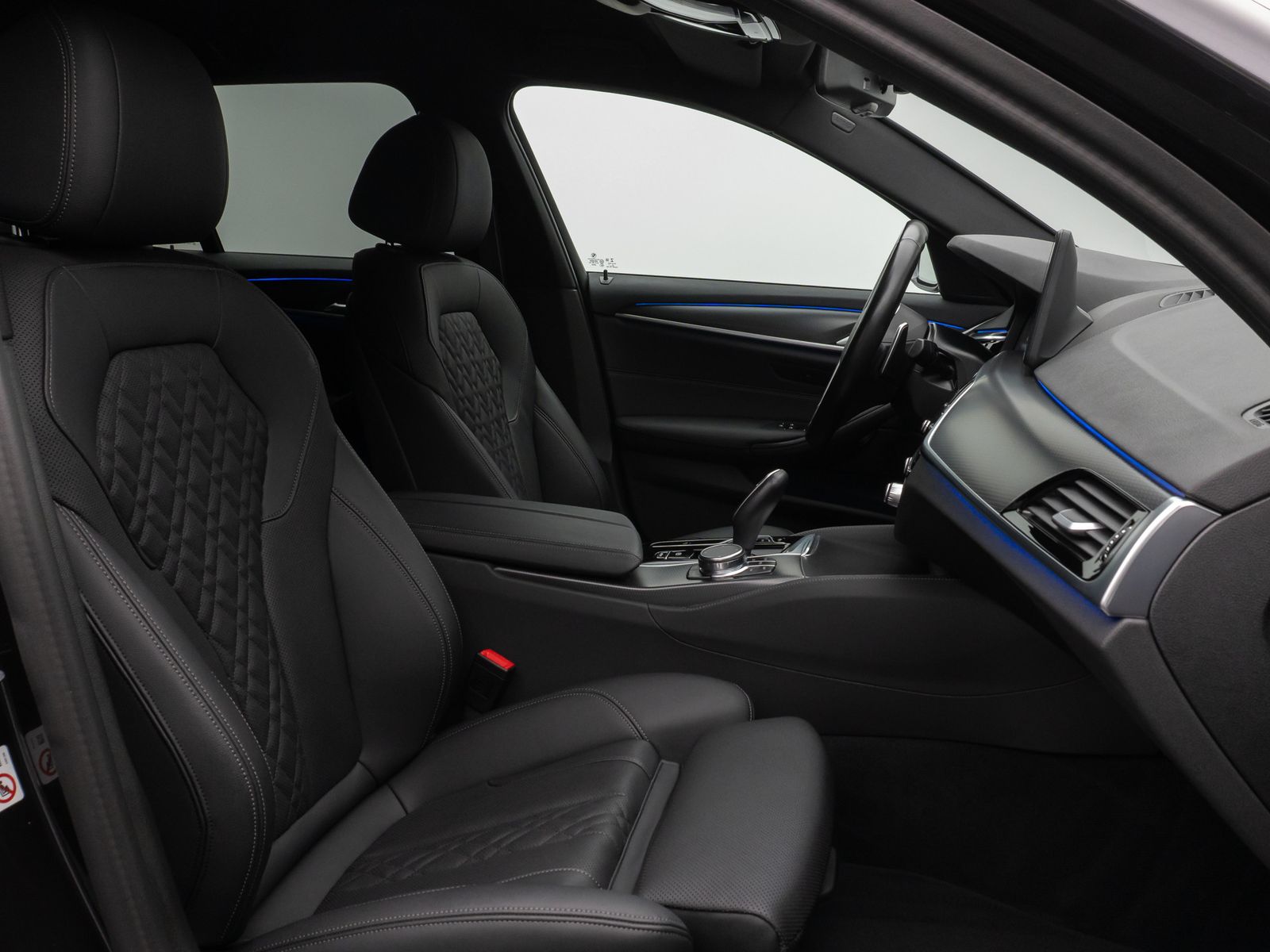 Fahrzeugabbildung BMW 530d xD M Sport Laser Kamera HUD DAB HiFi Komfor