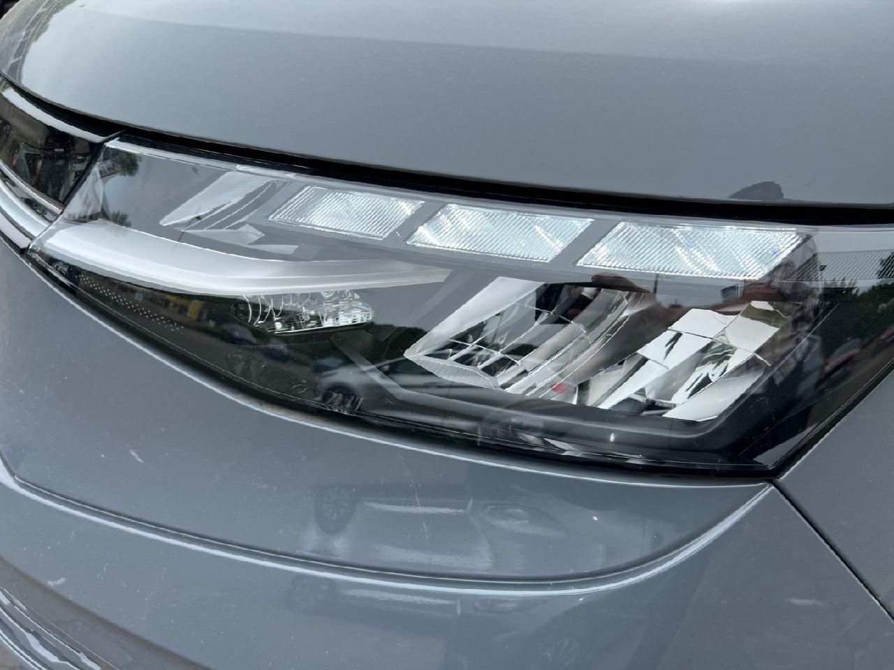Volkswagen Multivan Life lang AHK LED Navi Kam uvm foto 5