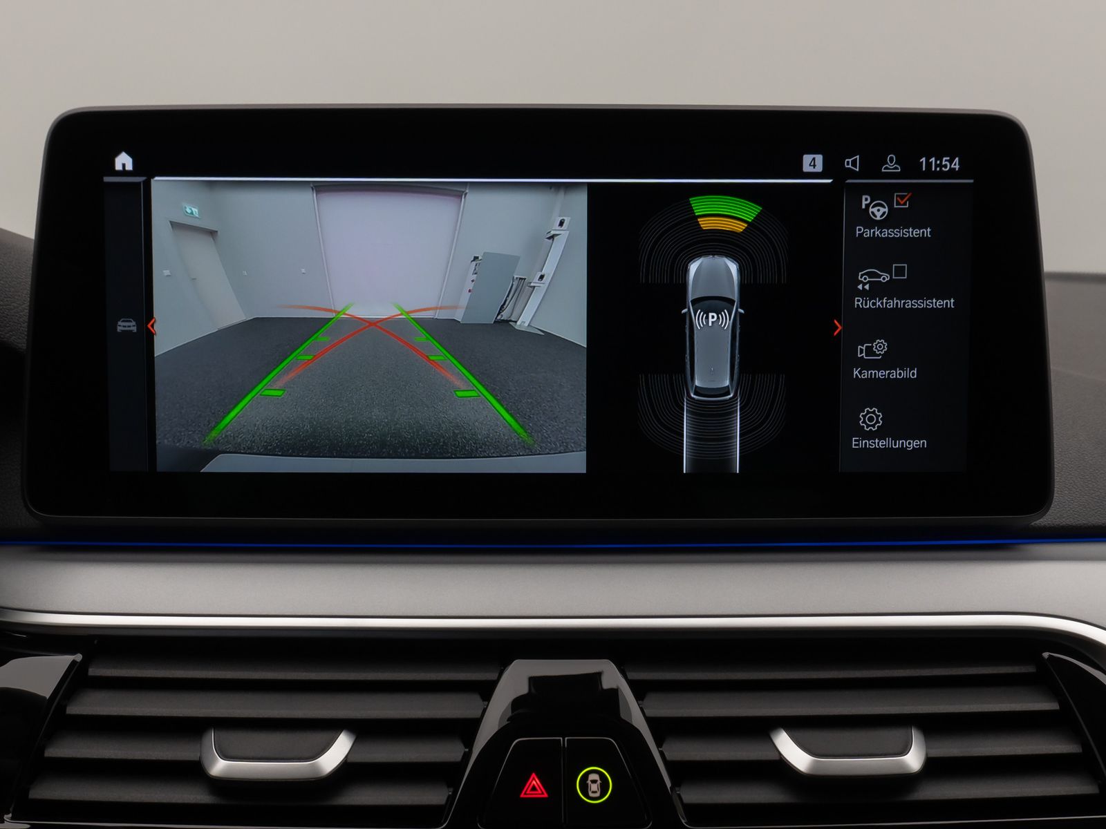 Fahrzeugabbildung BMW 520d xD Kamera HUD DAB 4xKlima Sport Leder Alarm