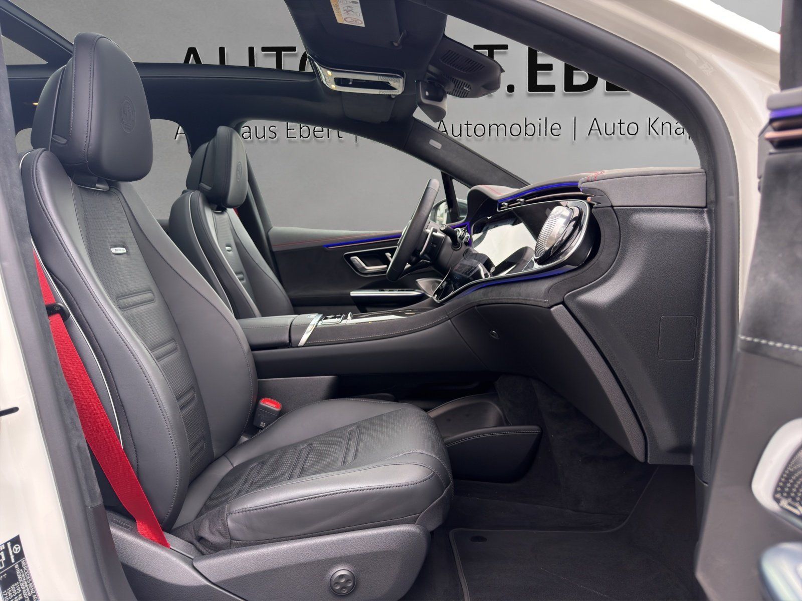Fahrzeugabbildung Mercedes-Benz EQE43AMG SUV Prem+HYPER Carbon DYNAMIC+ 22kw HAL