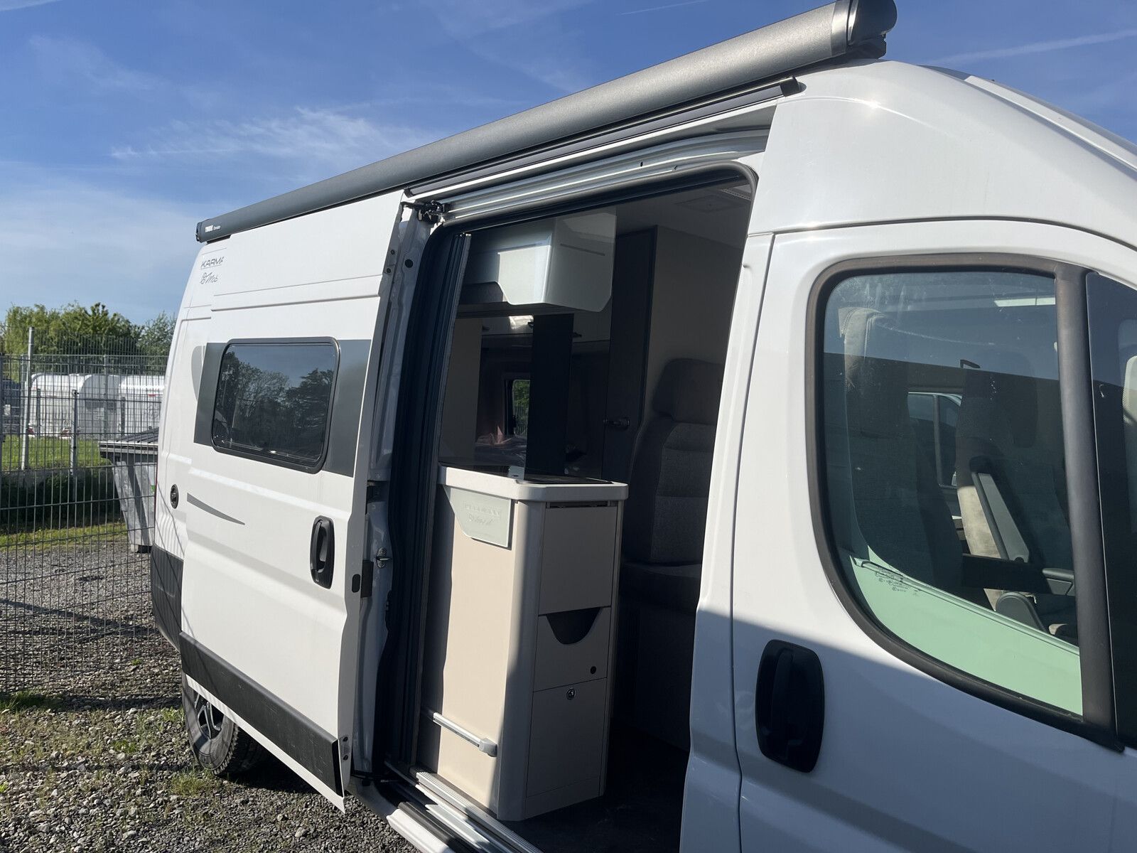 Fahrzeugabbildung Karmann Davis Lifestyle DA 590 LS Markise und Automatik