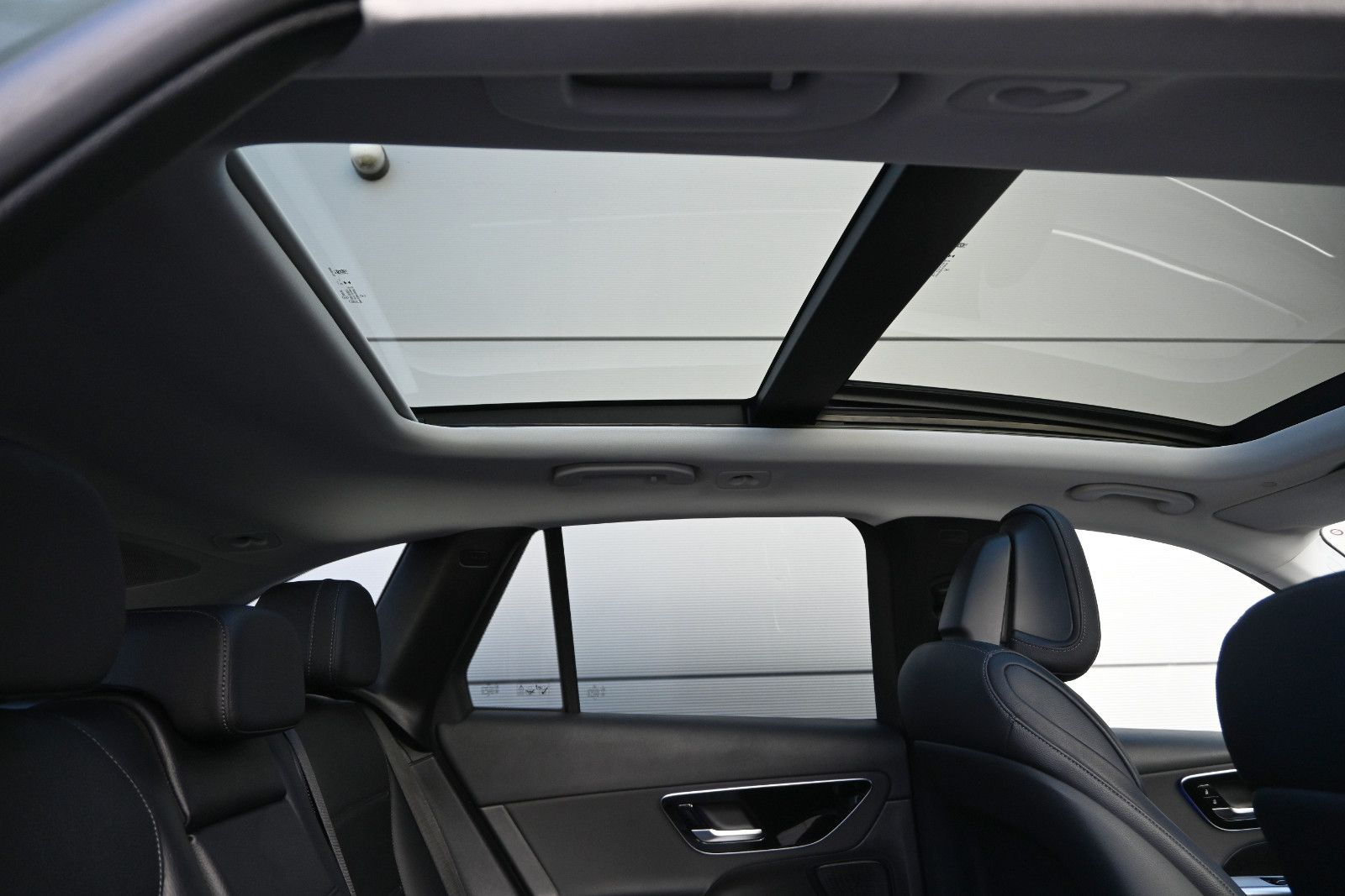 Fahrzeugabbildung Mercedes-Benz GLC 220 d 4MAT. °ACC°AHK°PANO°STANDHZ°DIGI LIGHT