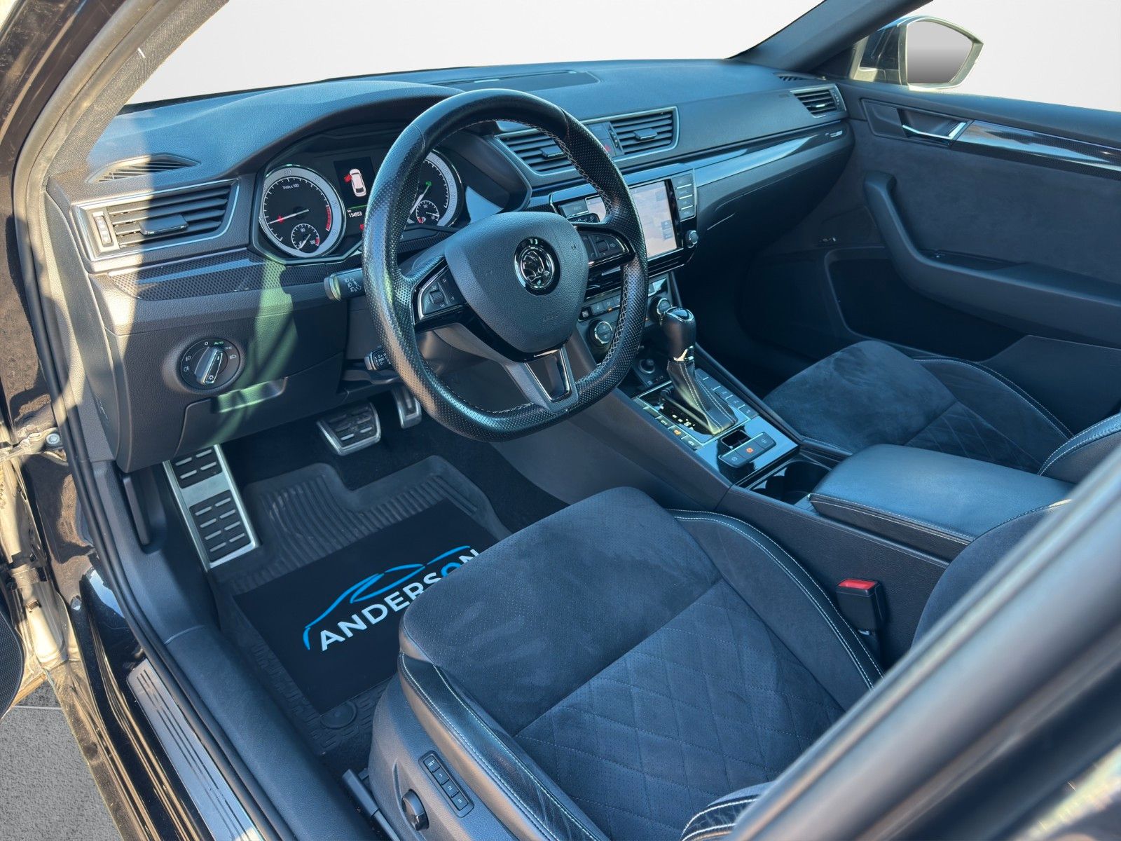 Fahrzeugabbildung SKODA SUPERB COMBI SPORTL 2.0TDI ACC MEMORY CANTON