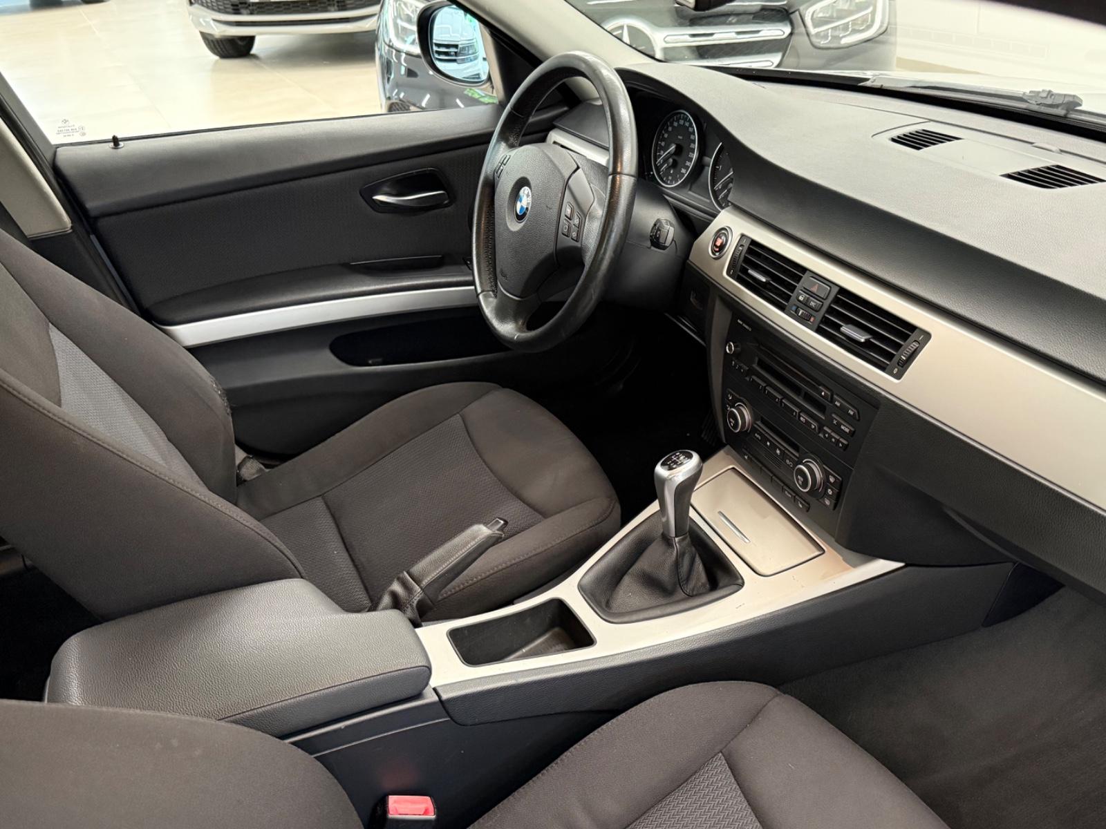 BMW 318 i Touring Klima SHZ 2 Hand