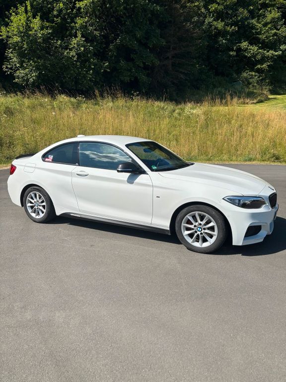 Image of BMW 220