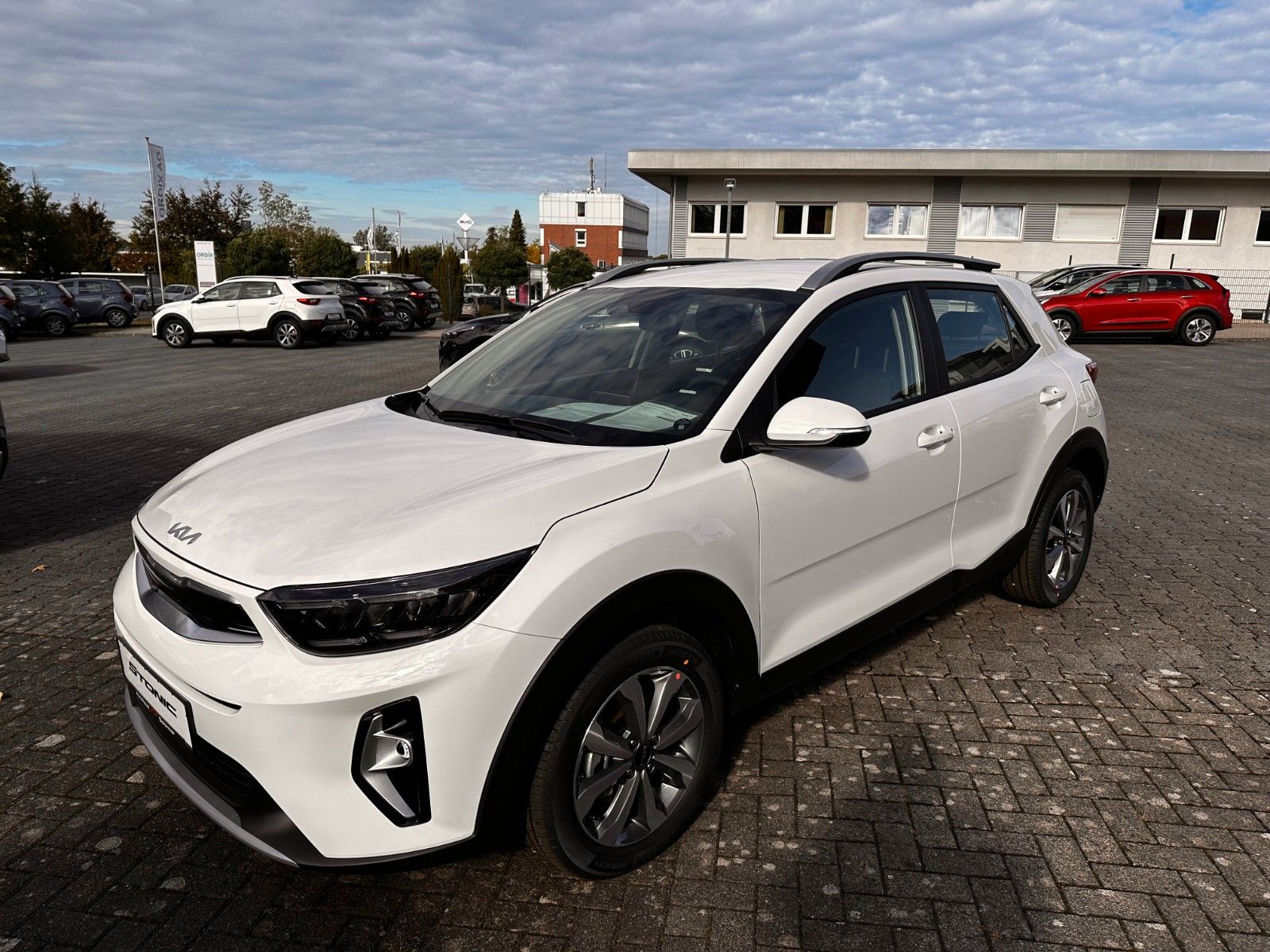 Fahrzeugabbildung Kia Stonic 1.0T 100PS  MT VISION LED