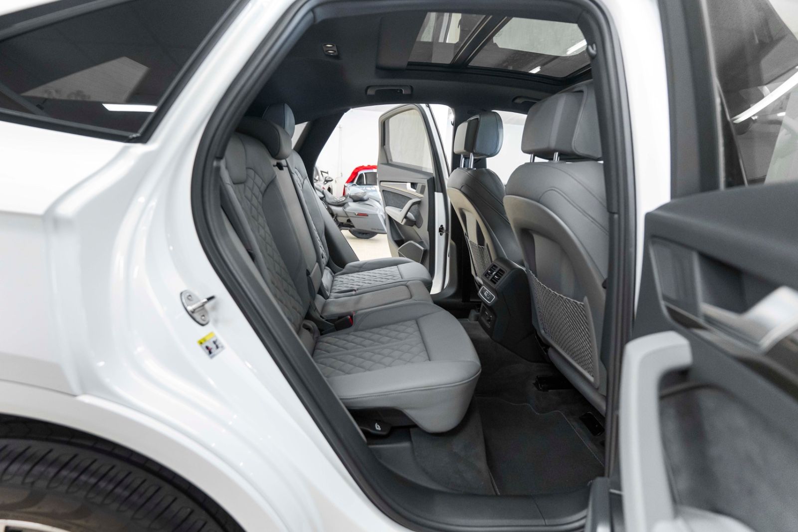 Fahrzeugabbildung Audi SQ5 Sportback 3.0L TFSI ACC 360° LED PANO MEMORY