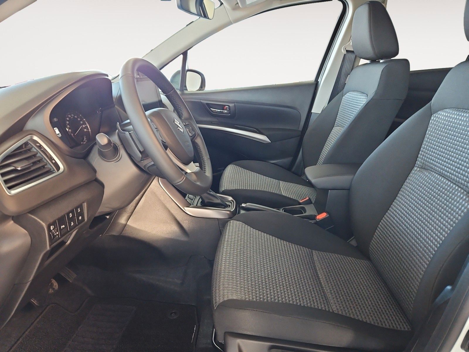 Fahrzeugabbildung Suzuki S-CROSS 1.4 COMFORT Automatik