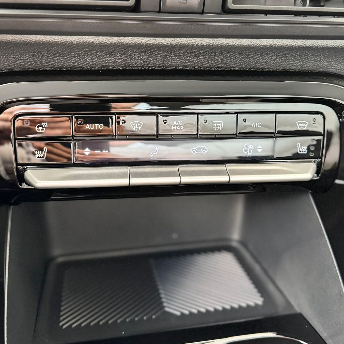 Fahrzeugabbildung Citroën C3 Aircross Hybrid 145 PLUS