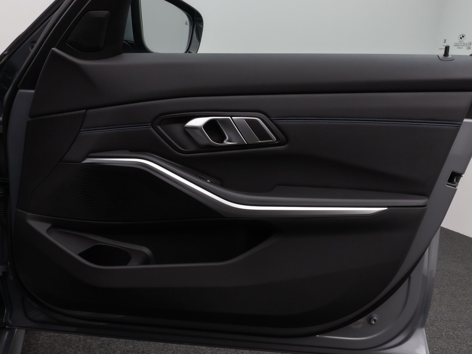 Fahrzeugabbildung BMW 330i xD M Sport Kamera HUD DAB HiFi Parks 19Zoll