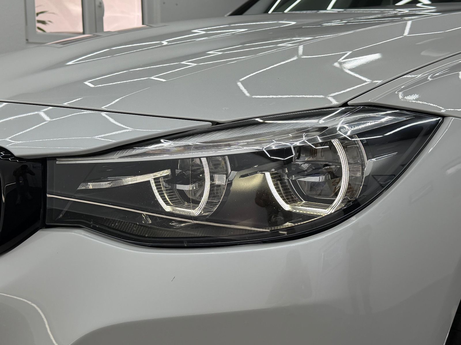 Fahrzeugabbildung BMW 320d xDrive GT M-SPORT/PANO/LEDER/HUD/AHK/AD LED