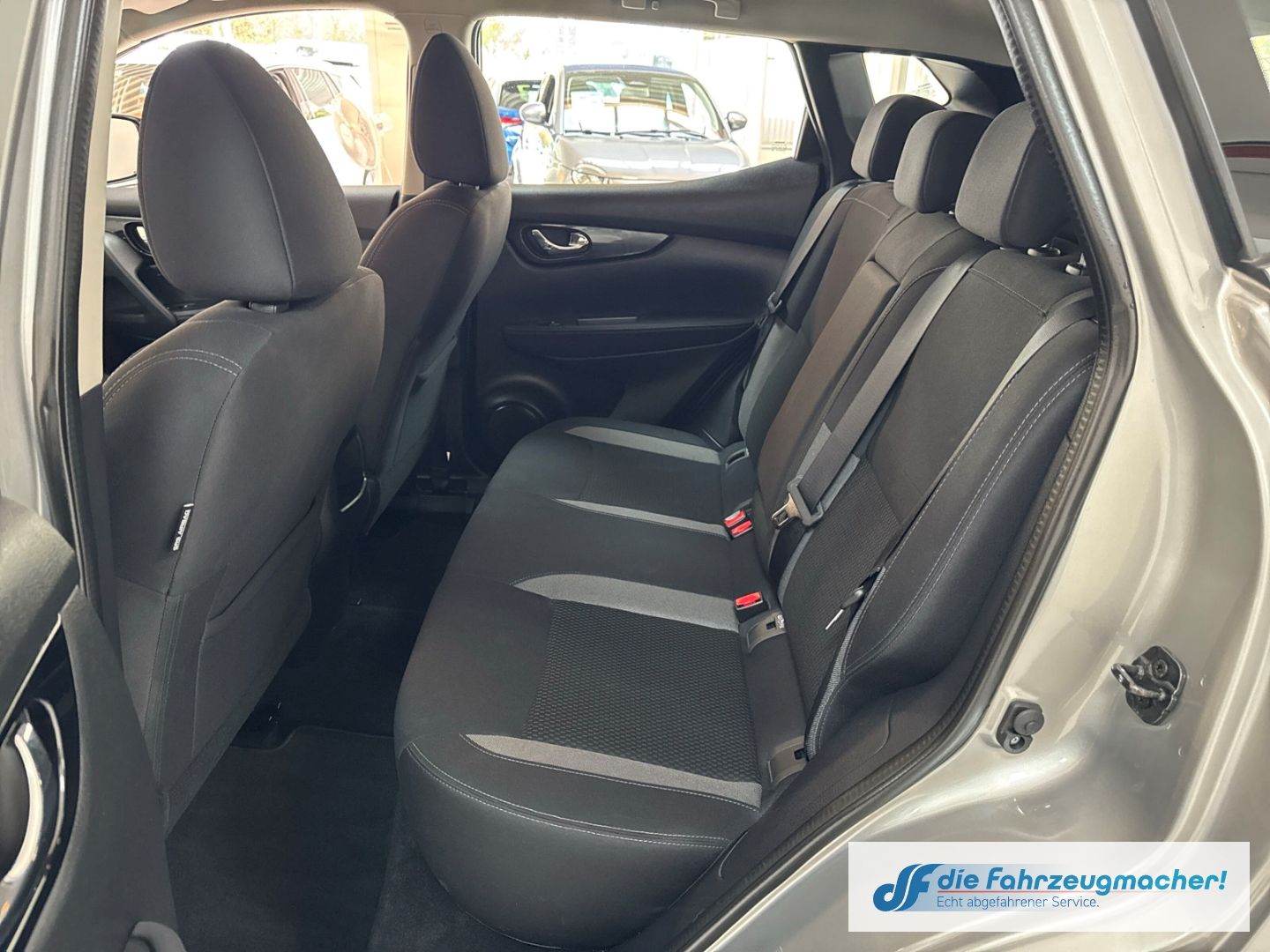 Fahrzeugabbildung Nissan Qashqai Shiro Navi Mehrzonenklima DAB SHZ Spurha