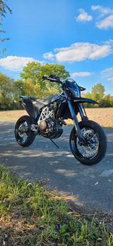 Husqvarna 701 Supermoto Beschreibung lesen - HUSQVARNA 701 SUPERMOTO