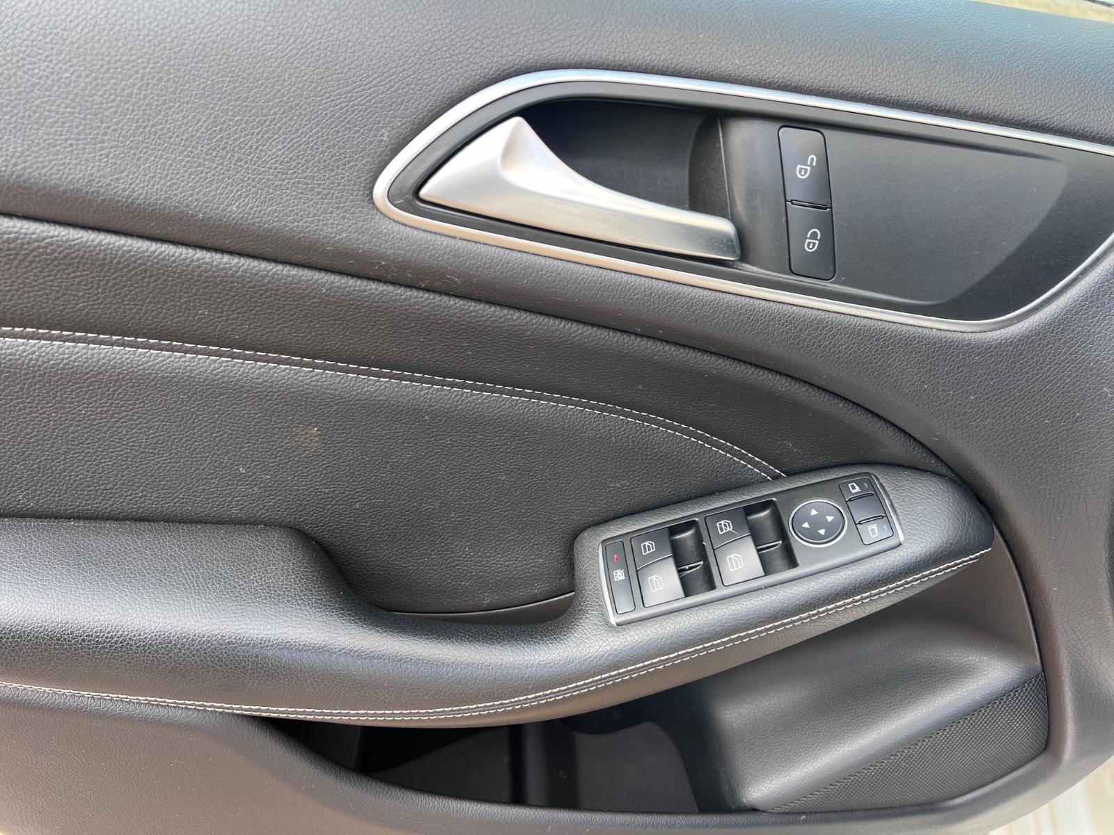 Mercedes-Benz B180 2011 — photo 27