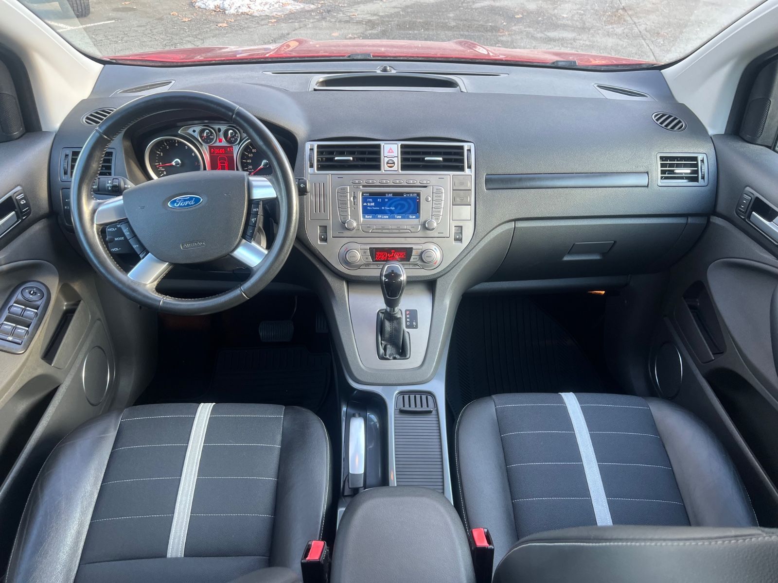 Fahrzeugabbildung Ford Kuga 2.5T Titanium * AUTOMATIK *