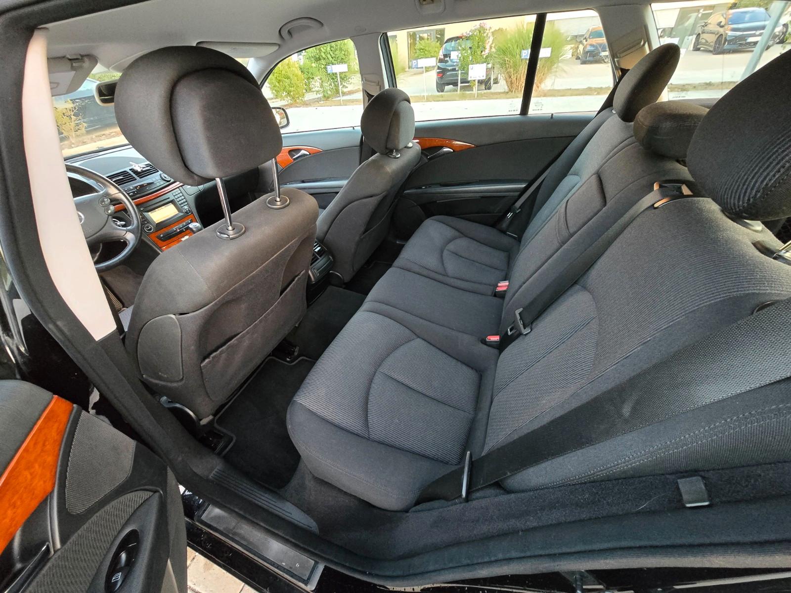 Mercedes-Benz E200 2009 — photo 10