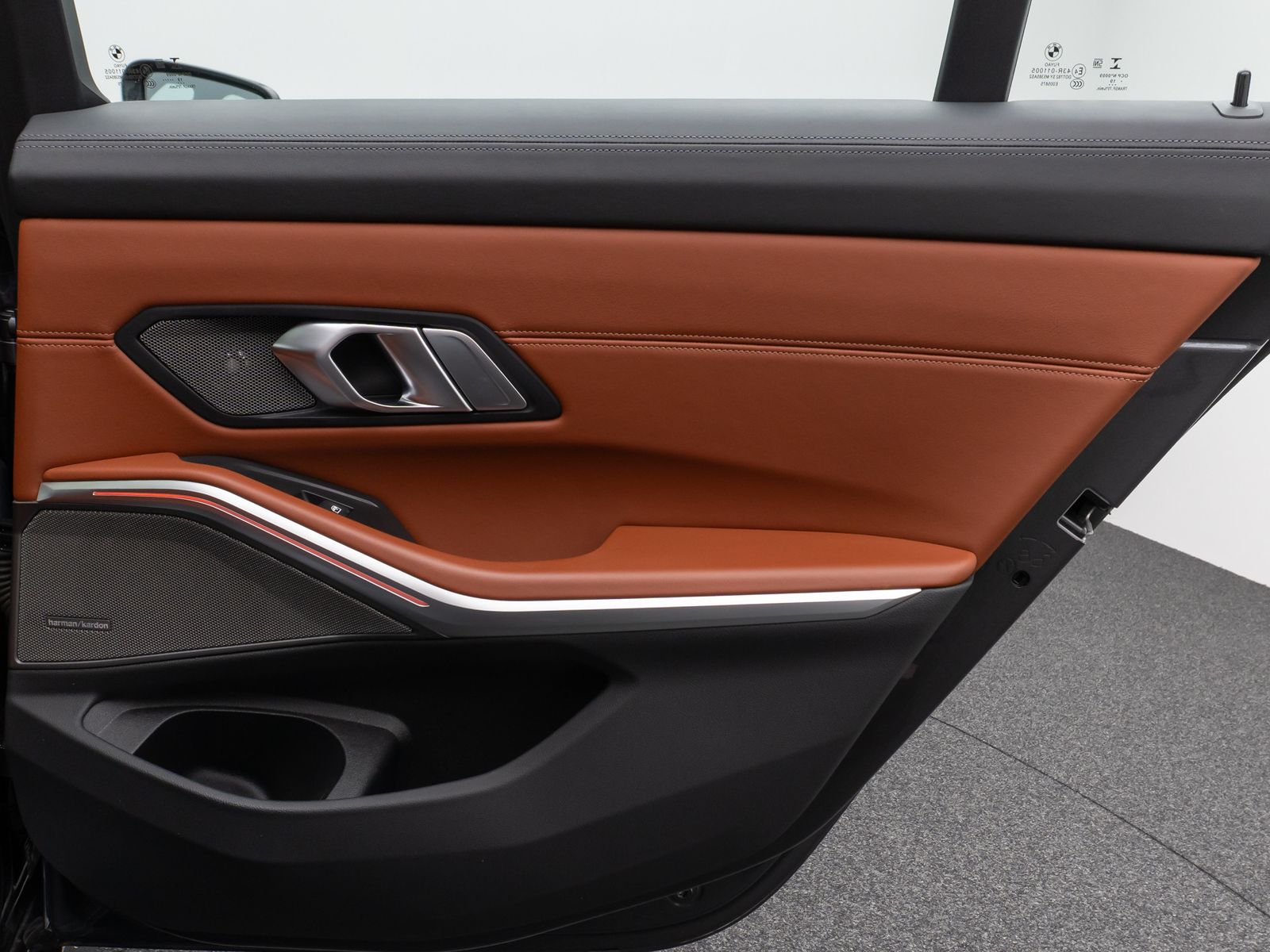 Fahrzeugabbildung BMW 320d Sport Line Panorama Kamera HUD DAB H/K AHK